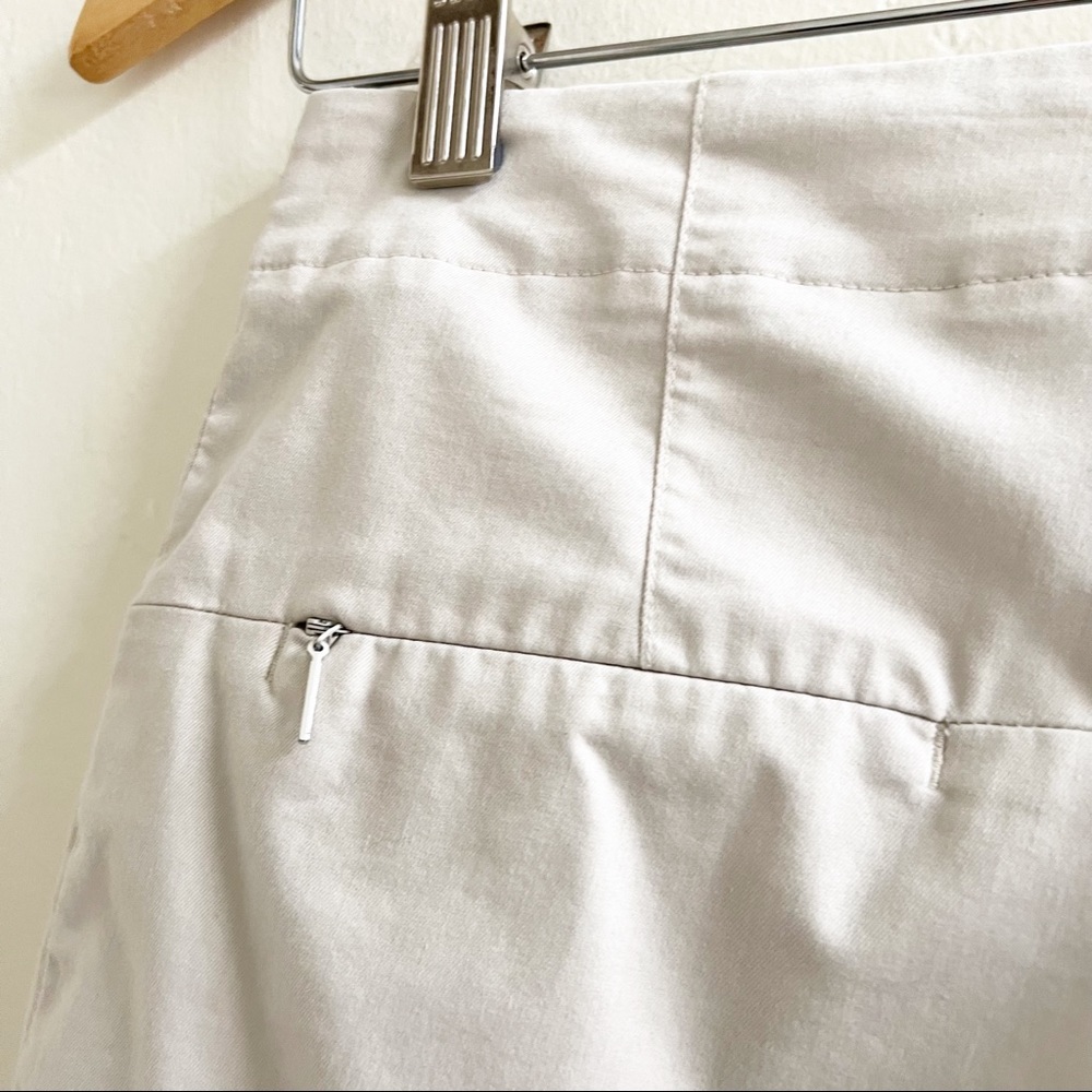 Nike Dri Fit Golf Women’s Shorts Beige Size 2 - Picture 3 of 9